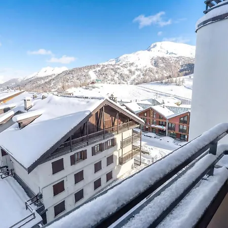 Hostdomus - Golf Apartment